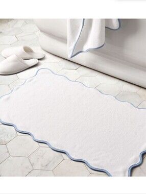 NEW! Pottery Barn Scalloped Bath Mat